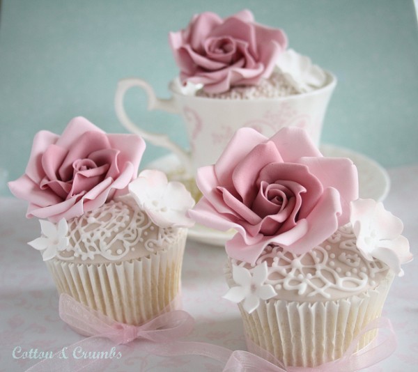 These gorgeous piped lace cupcakes are perfect for a lace or rose themed 